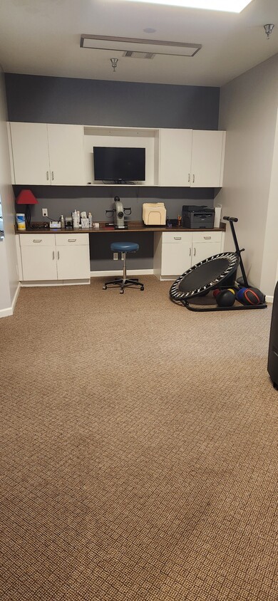 3326 Aspen Grove Dr Property Photo 6