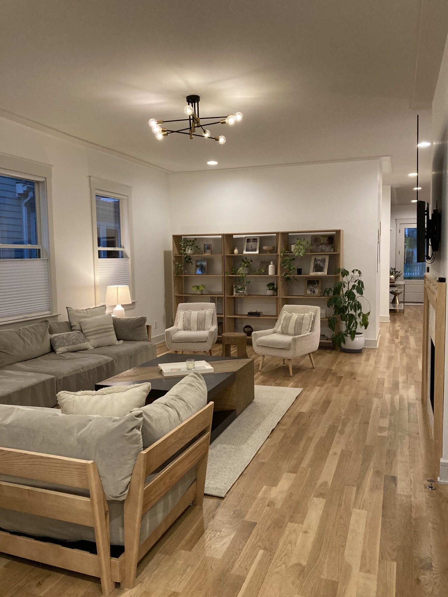 2018 10th Ave, S Property Photo 4