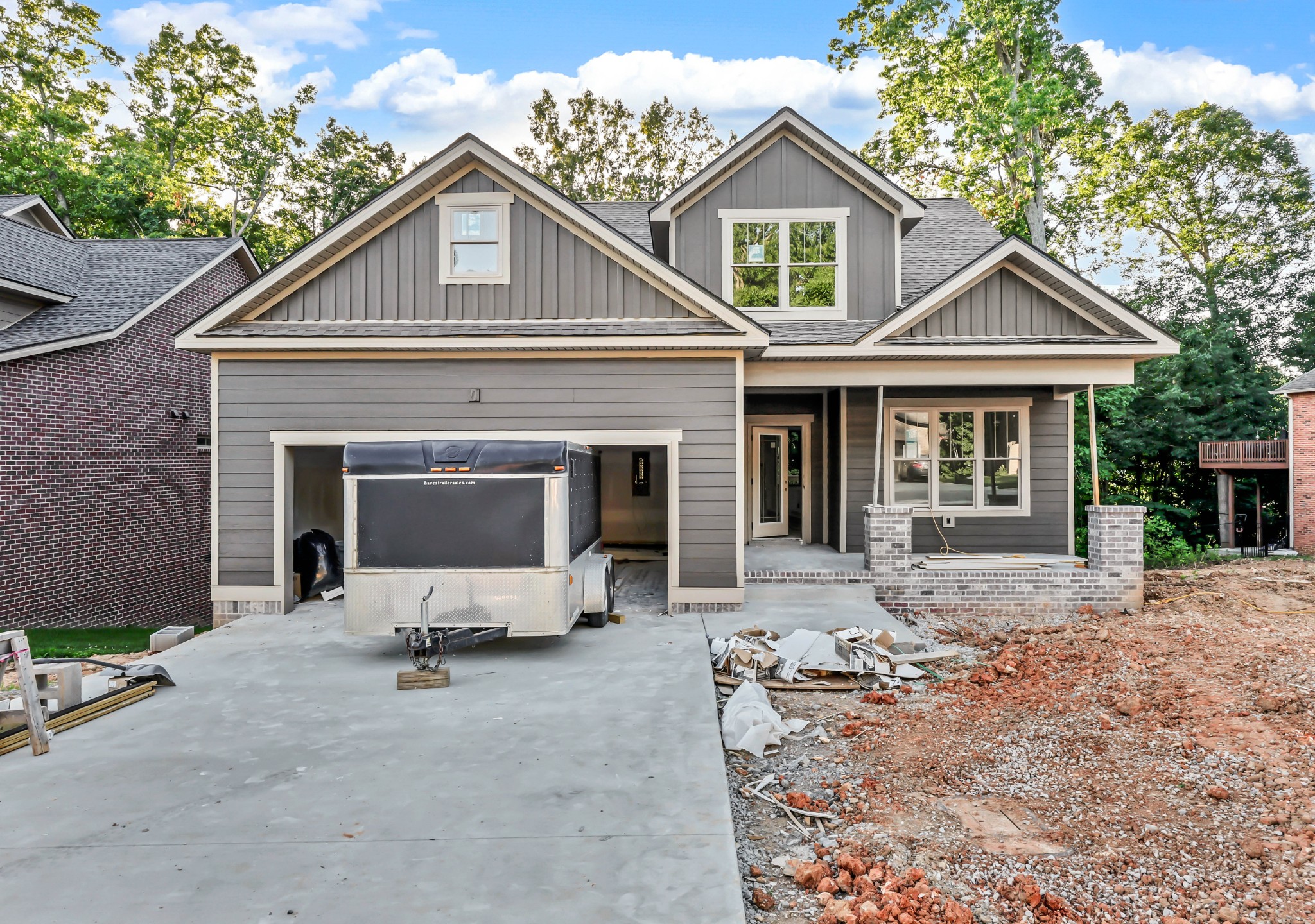 212 Birnam Wood Trce