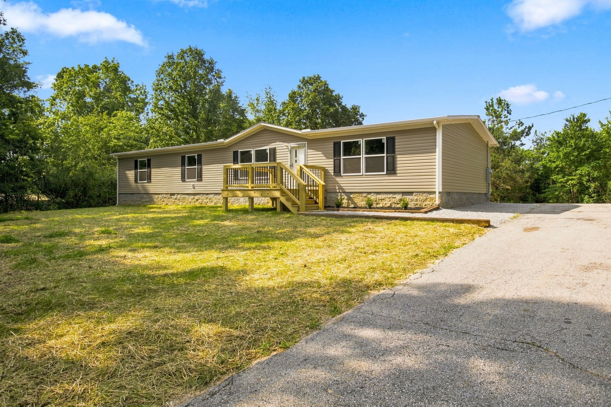 7285 Oak Springs Rd Property Photo 1