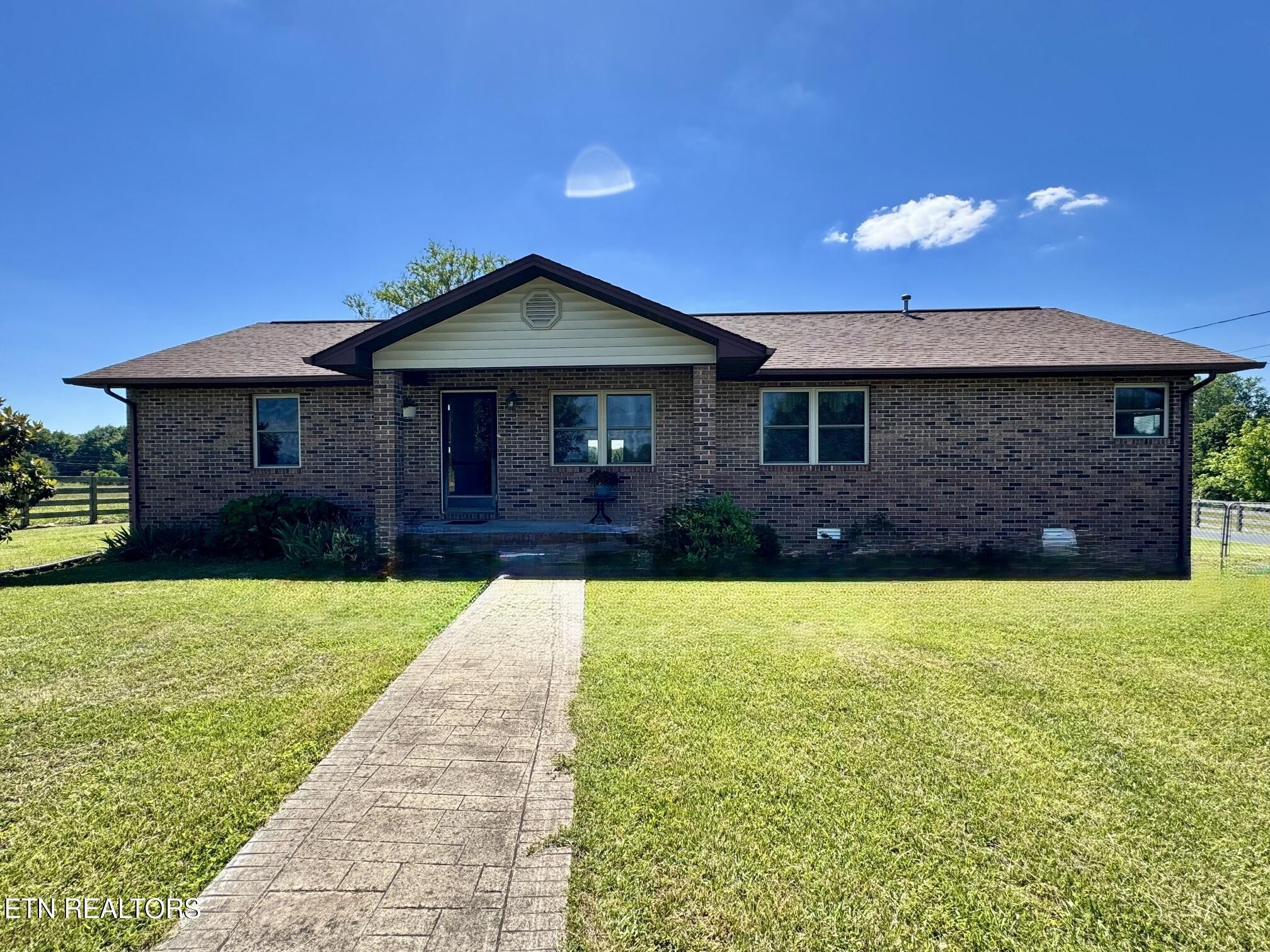 6986 S York Hwy Property Photo 1