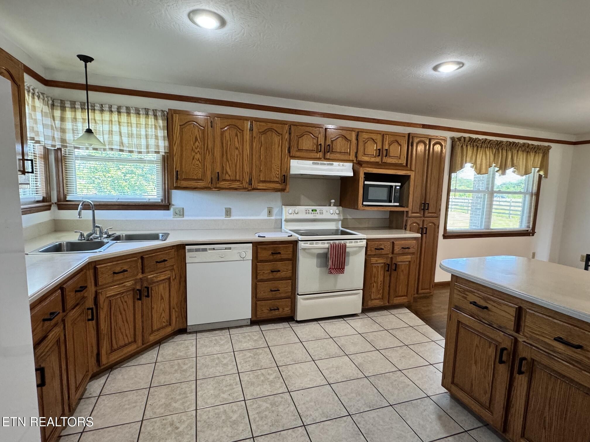 6986 S York Hwy Property Photo 8