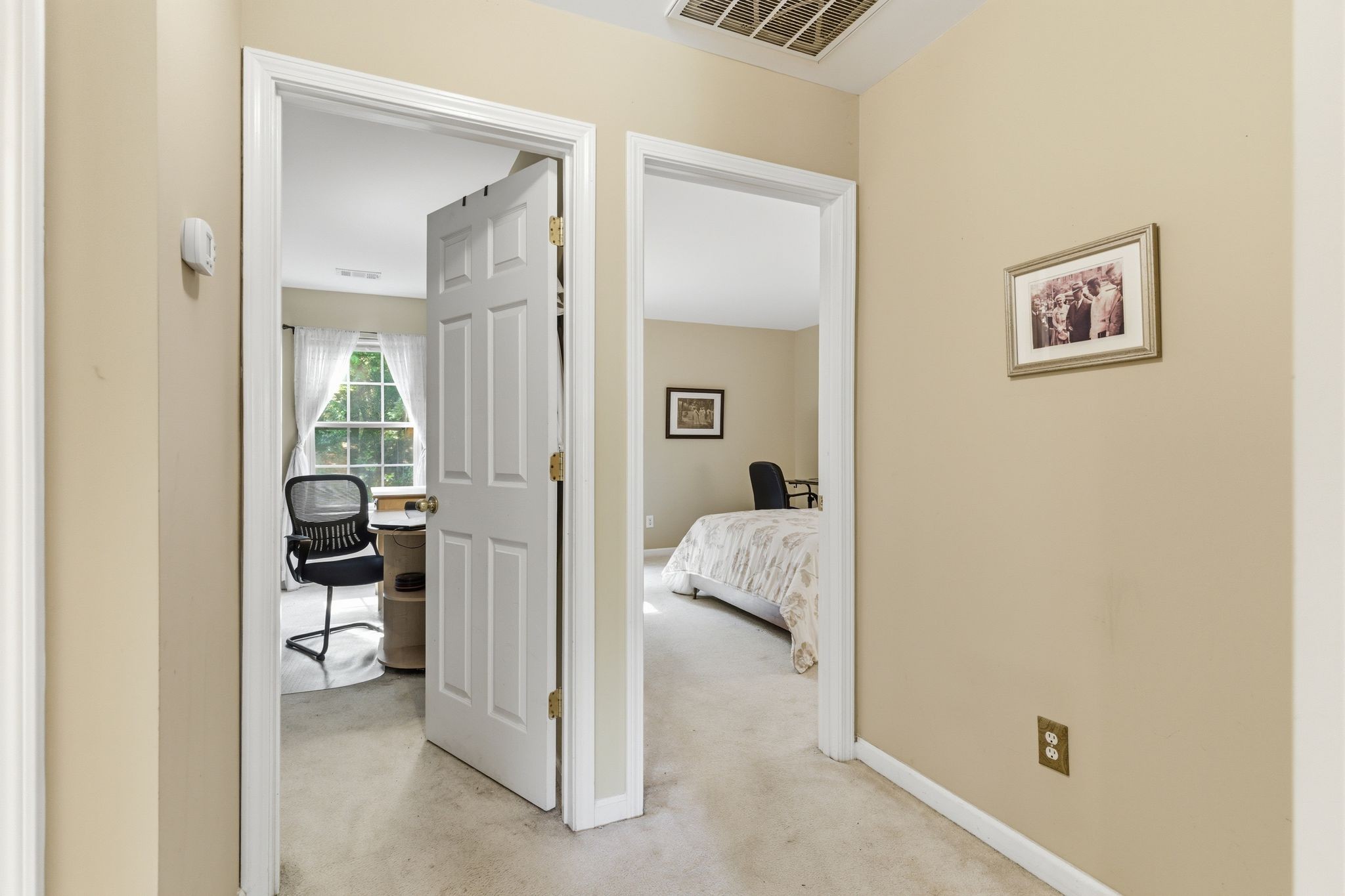 6561 Banbury Xing Property Photo 21