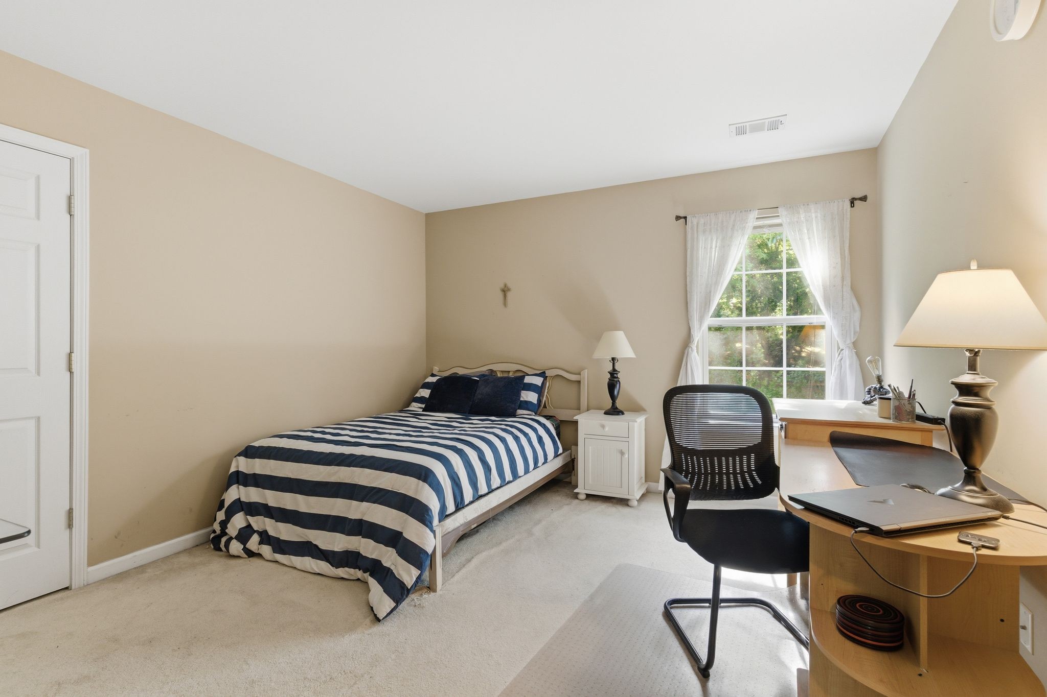 6561 Banbury Xing Property Photo 23