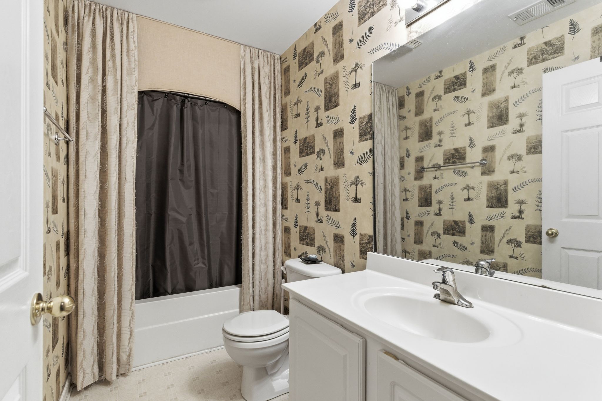 6561 Banbury Xing Property Photo 27