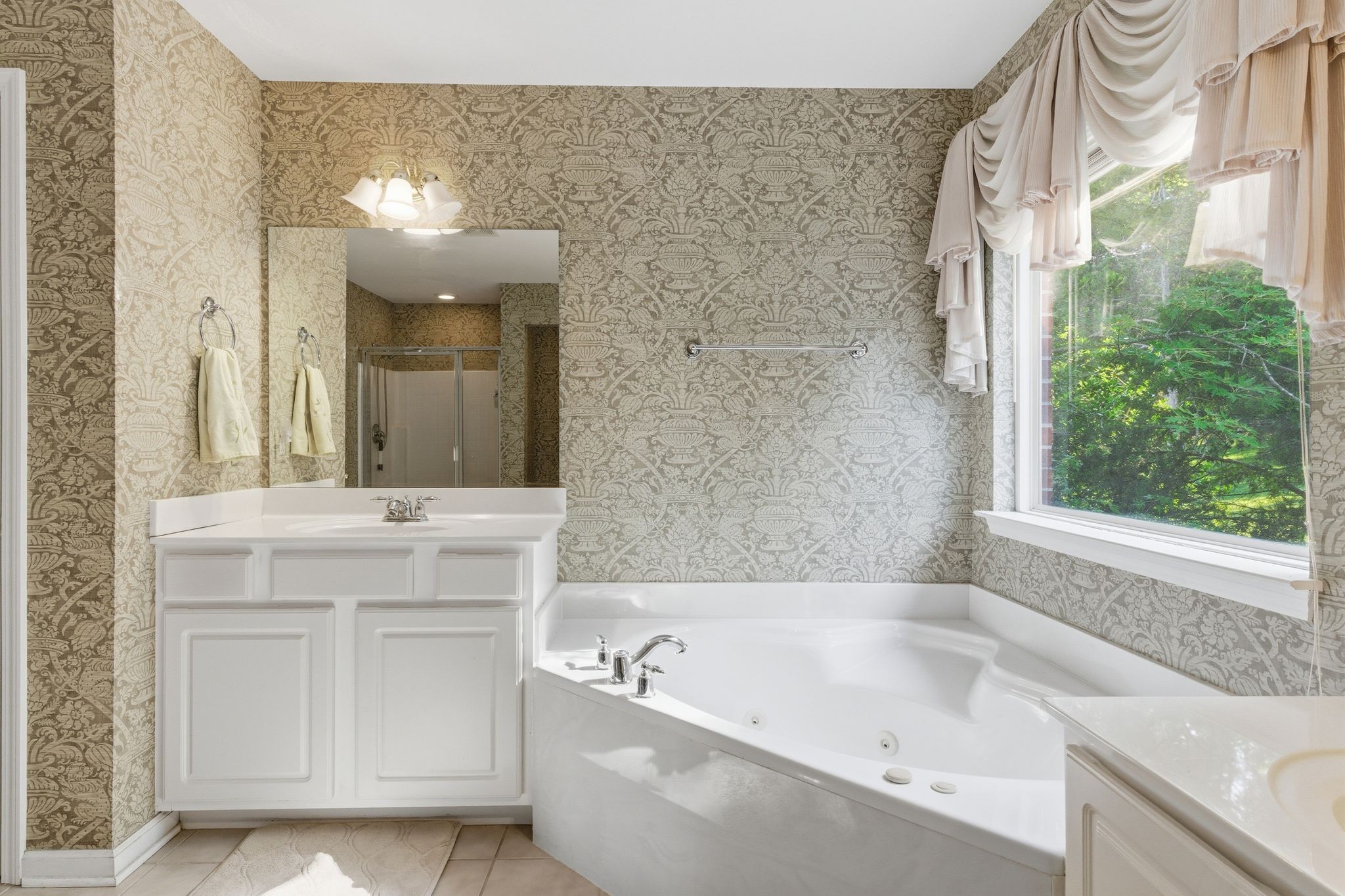 6561 Banbury Xing Property Photo 34