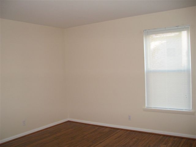 2116 Hobbs Rd Property Photo 8