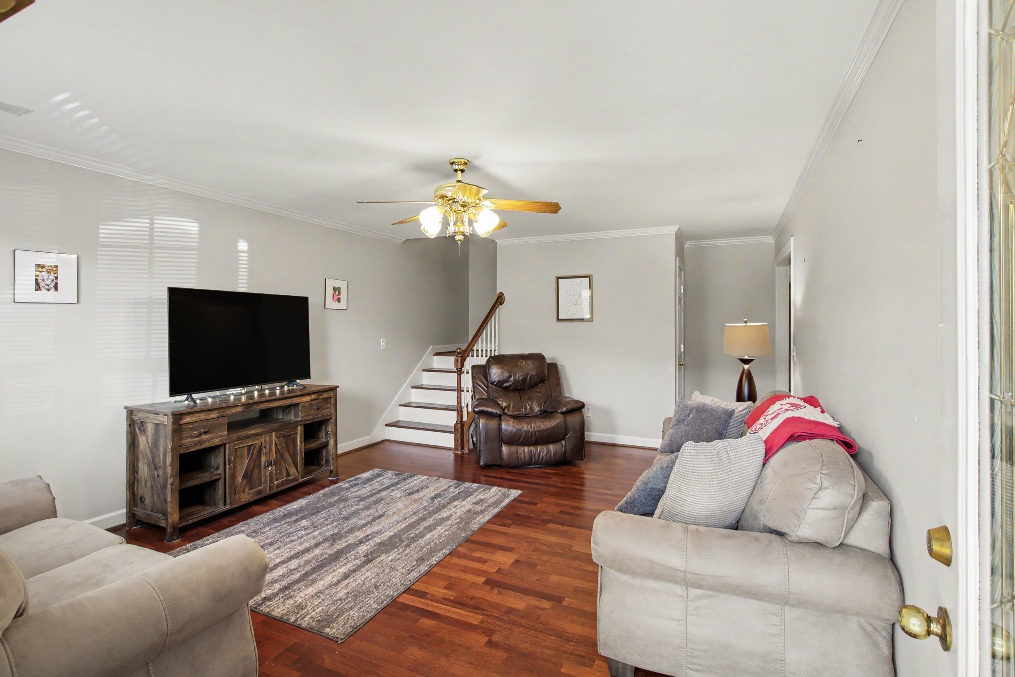 307 Dartford Ct Property Photo 3