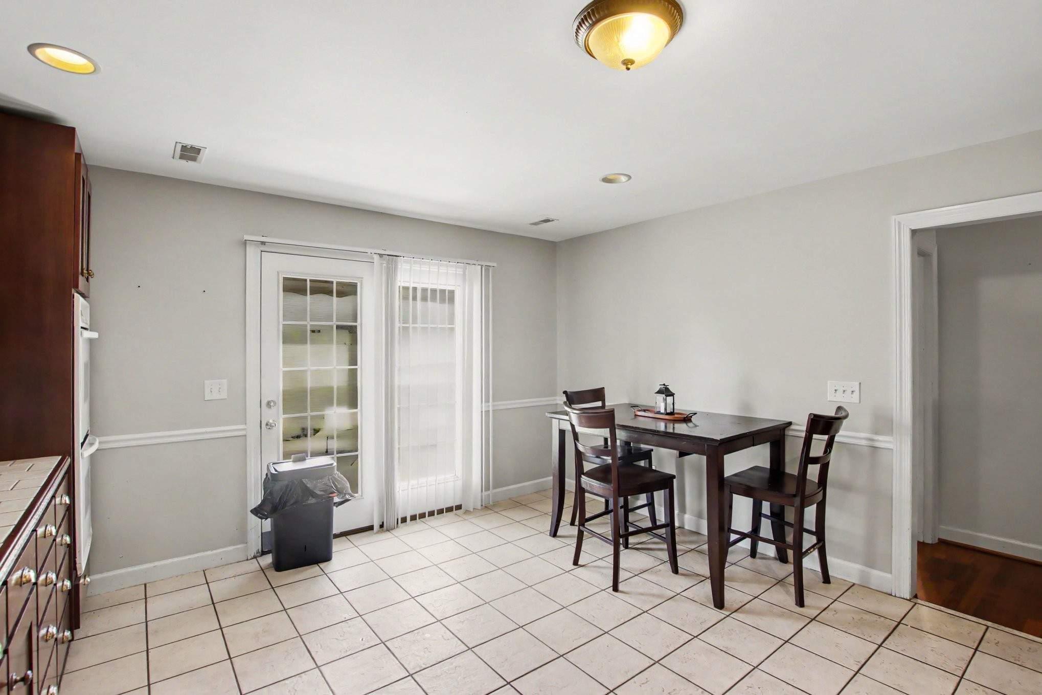 307 Dartford Ct Property Photo 6