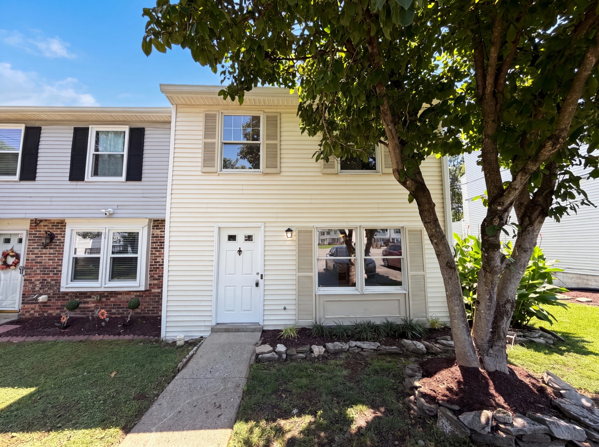 207 Seneca Forest Ct Property Photo 1