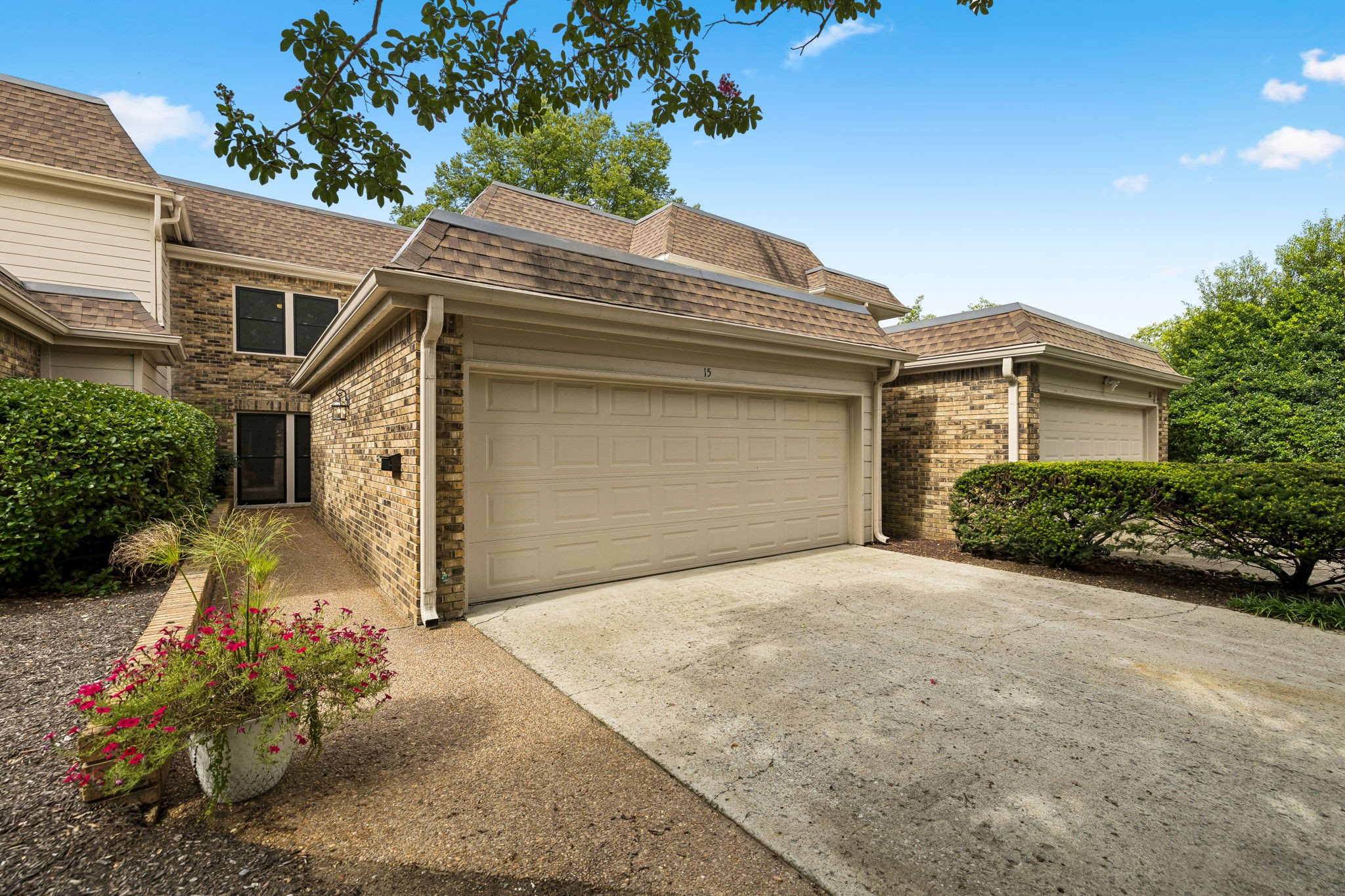 401 Bowling Avenue Property Photo 1