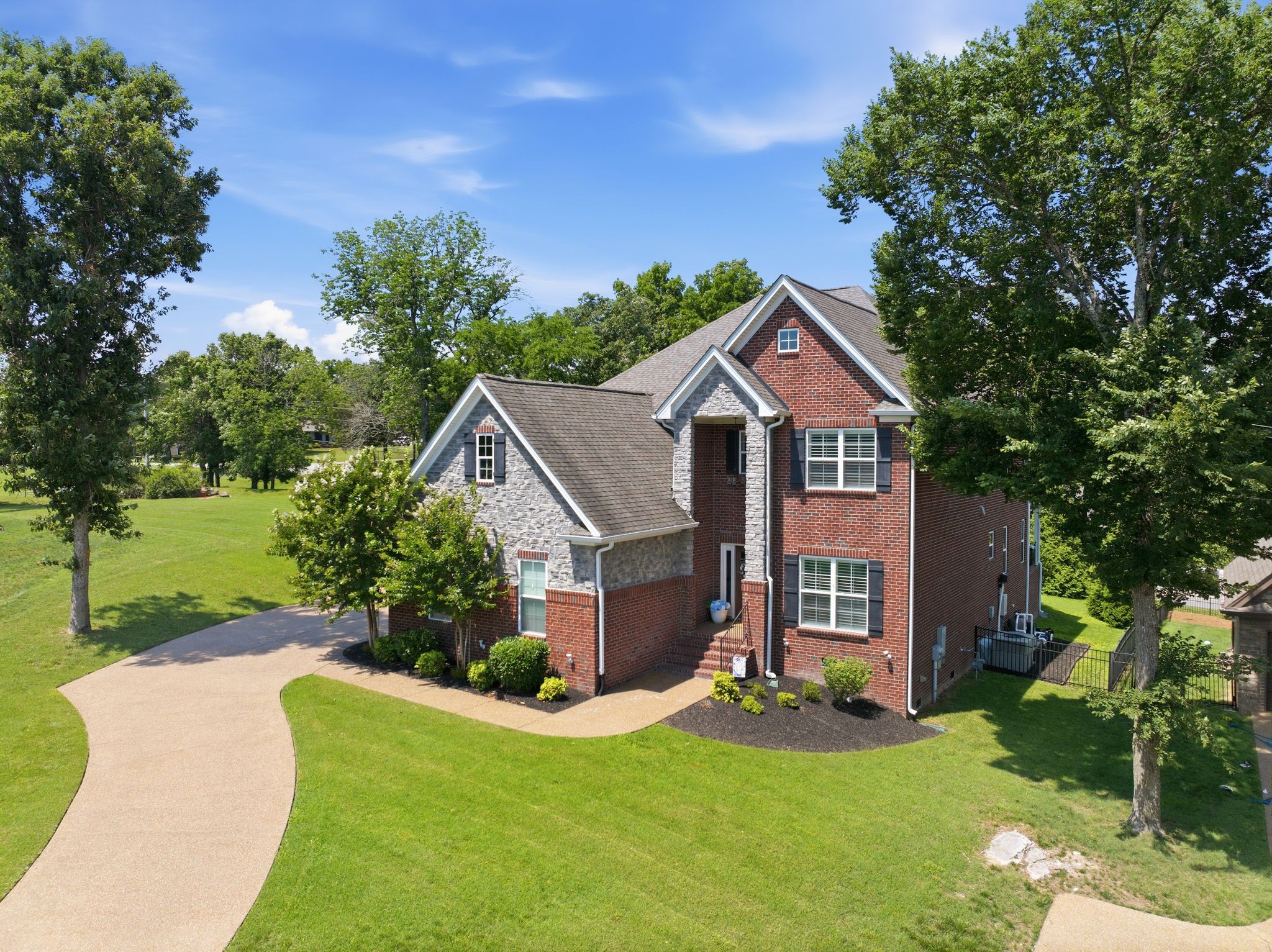 127 Waters Hill Cir