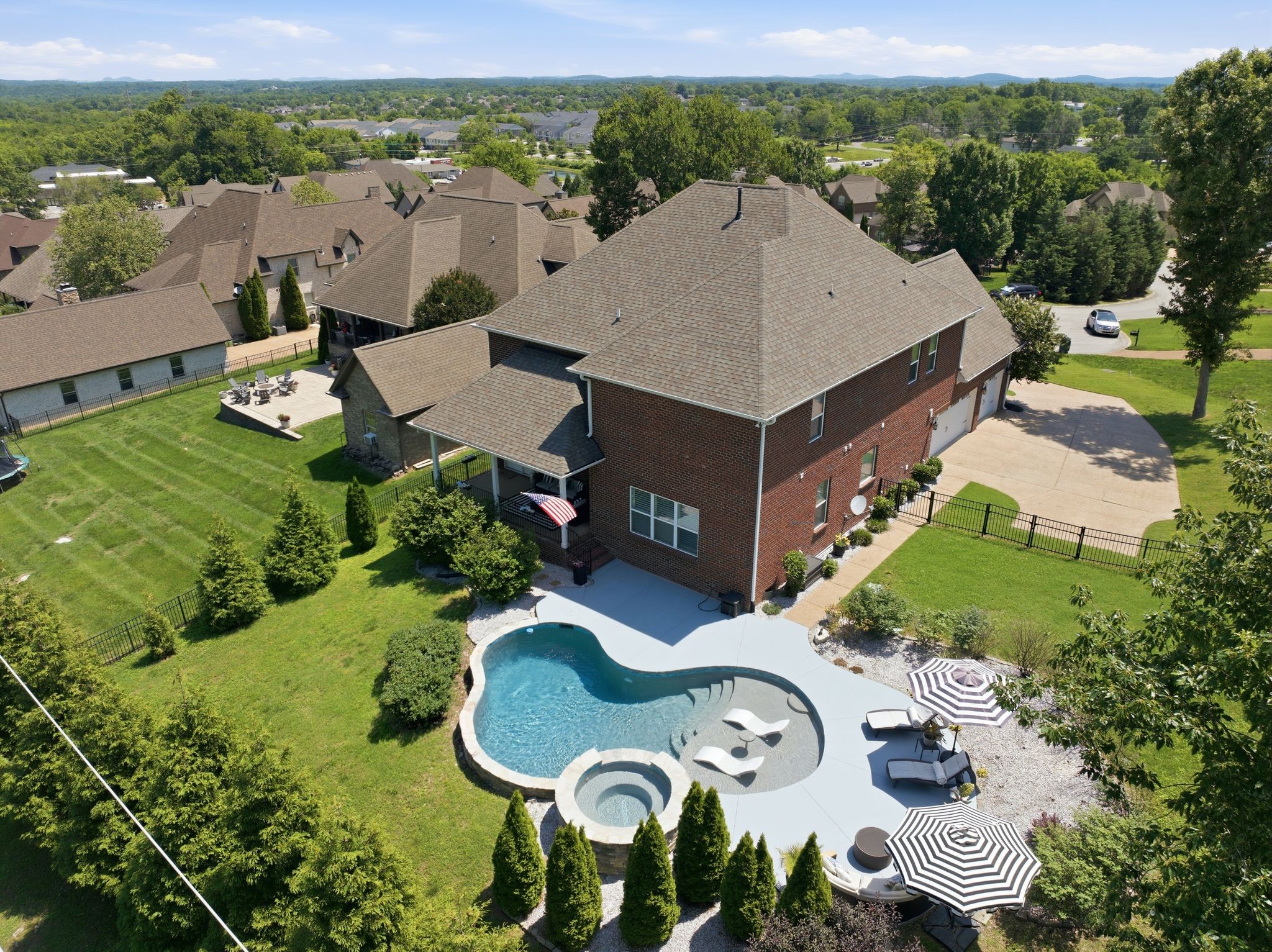 127 Waters Hill Cir Property Photo 1
