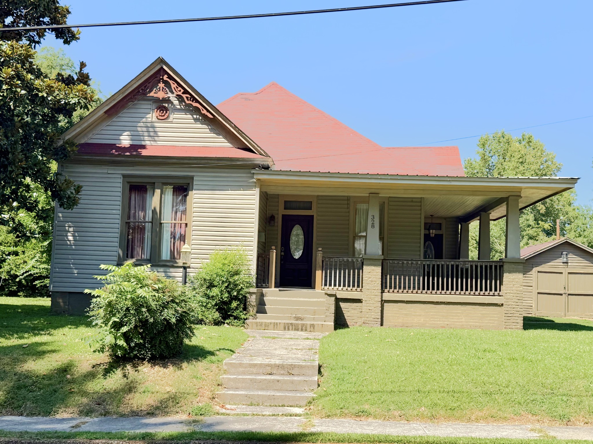 328 Head St
