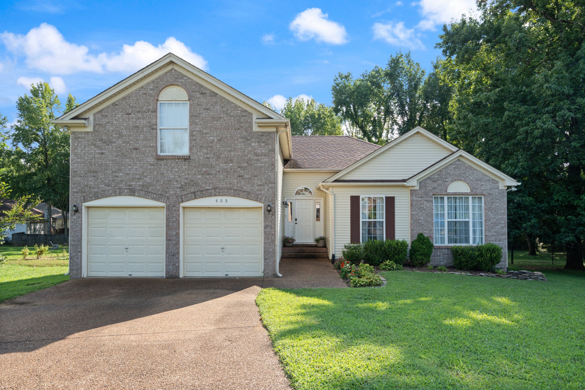 405 Jordyn Leigh Ct Property Photo 1