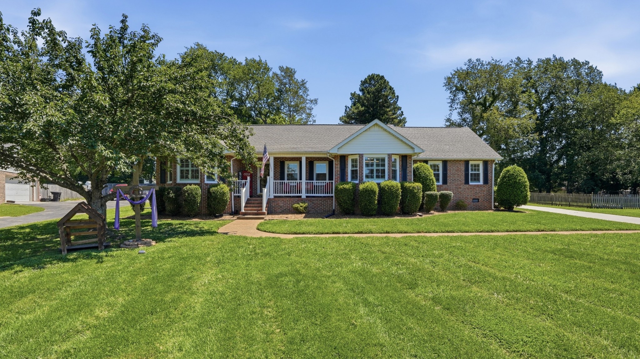113 Provins Dr Property Photo 3