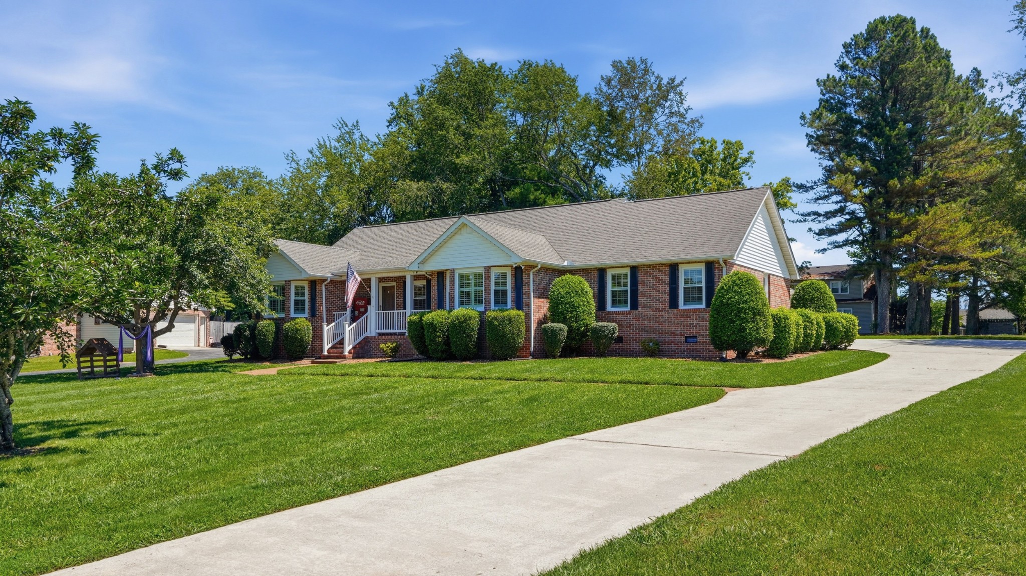113 Provins Dr Property Photo 4