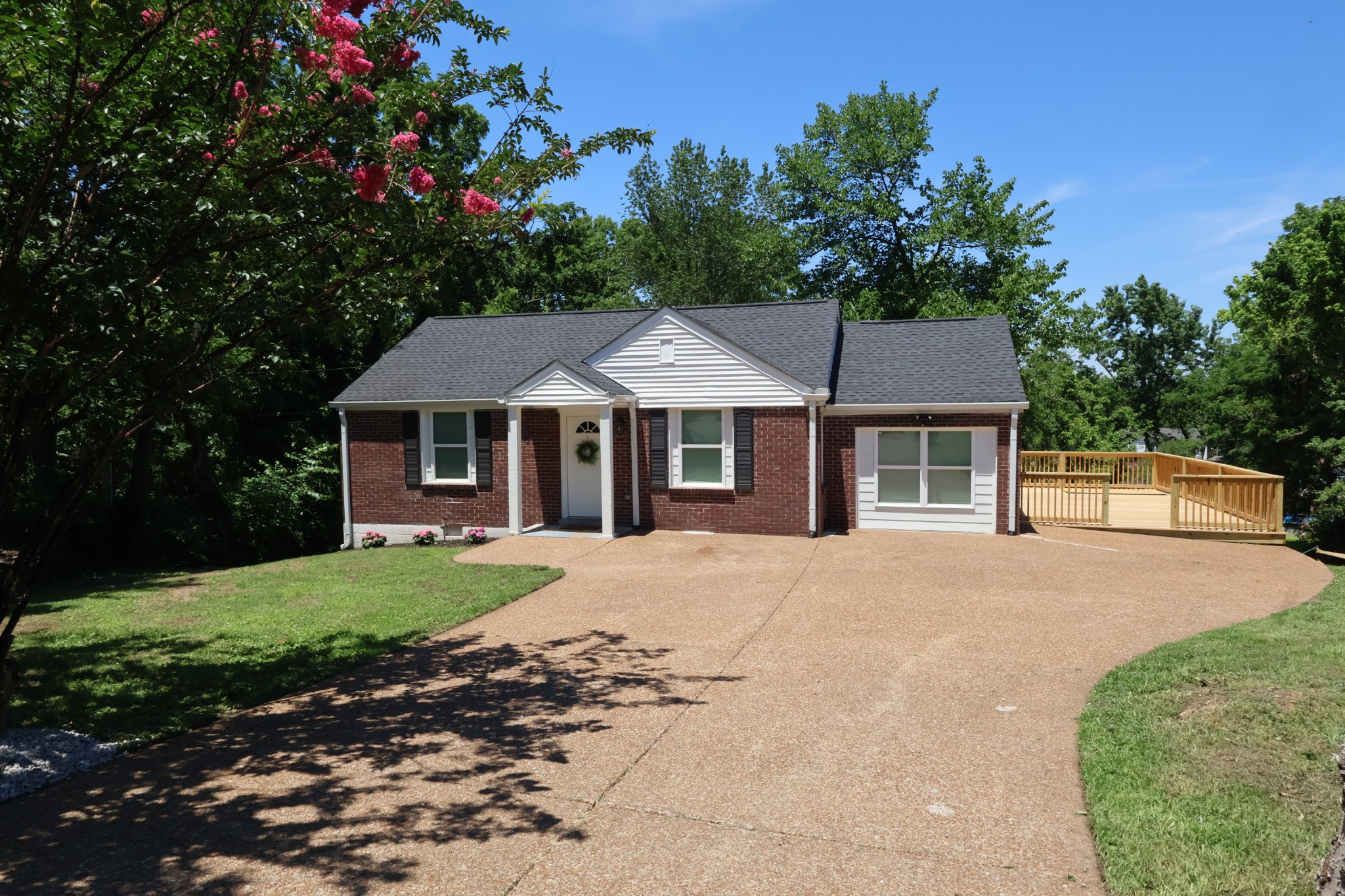 2232 Modena Ct Property Photo 1