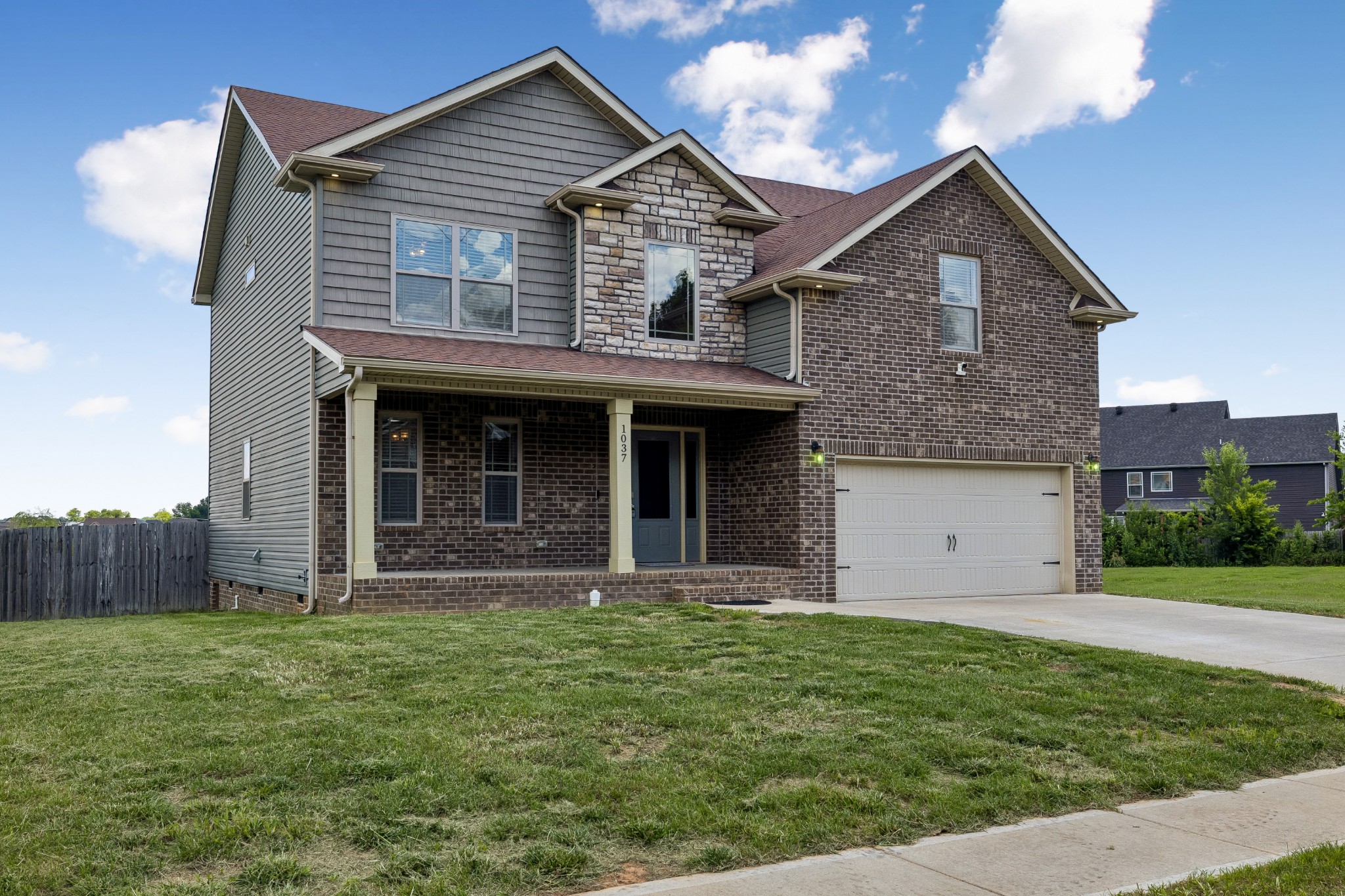 1037 Harrison Way Property Photo 1