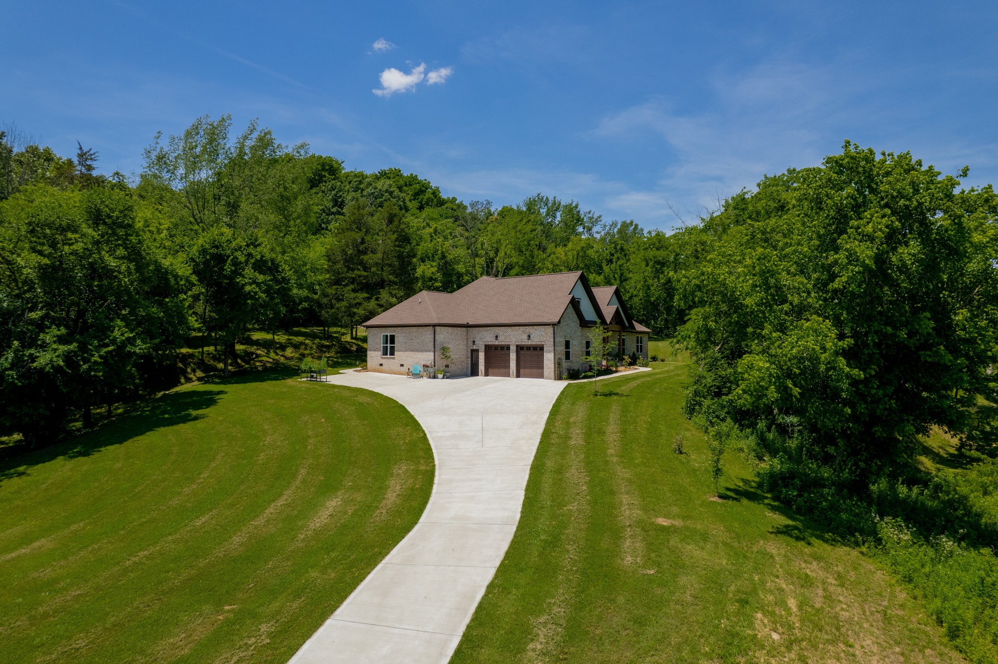 2022 Southport Rd Property Photo 1
