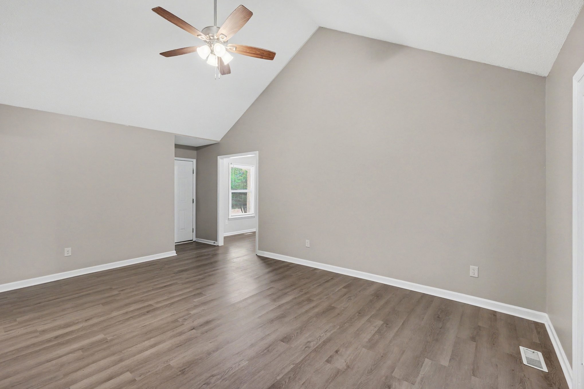 2011 Sugartree Dr Property Photo 4