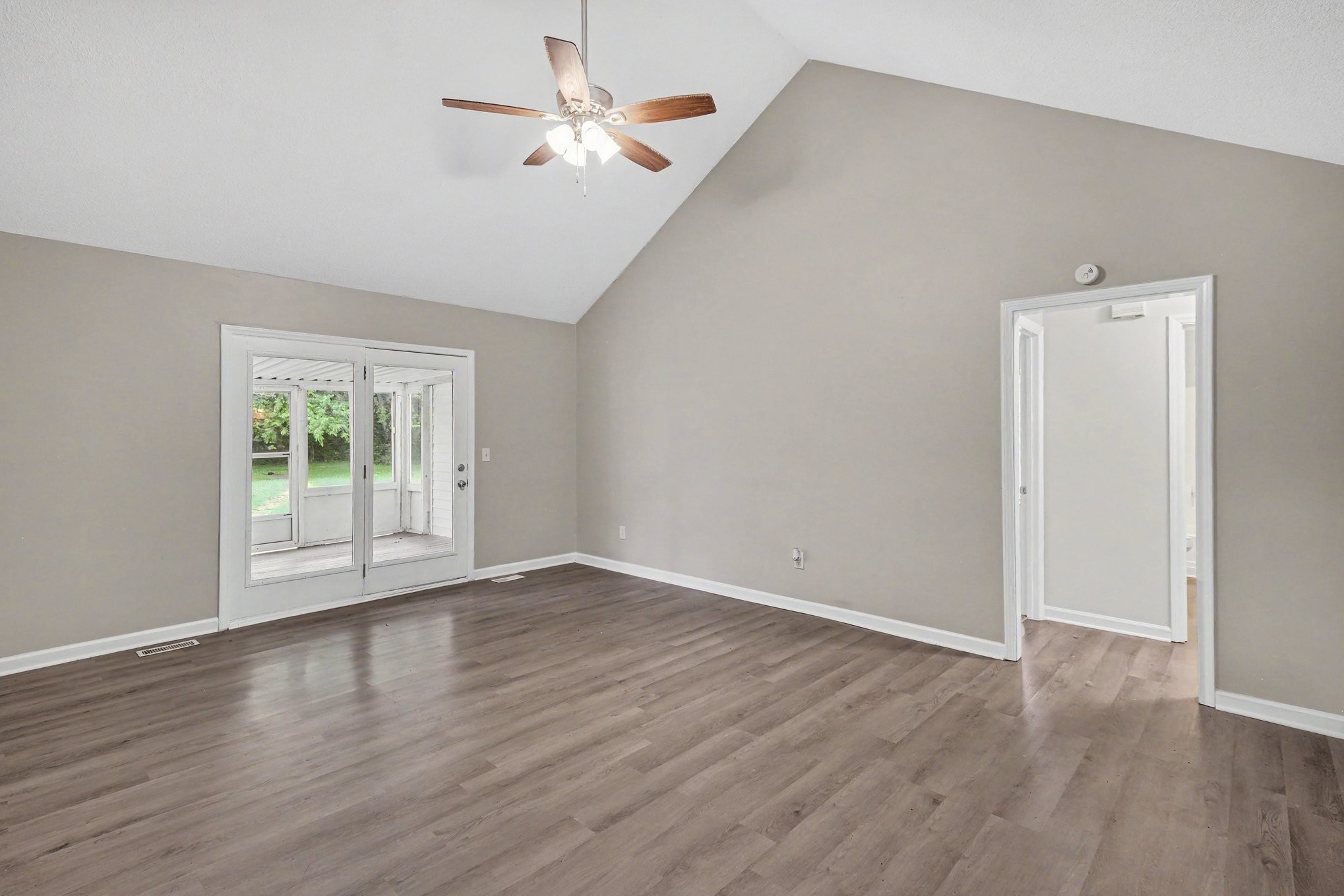 2011 Sugartree Dr Property Photo 5