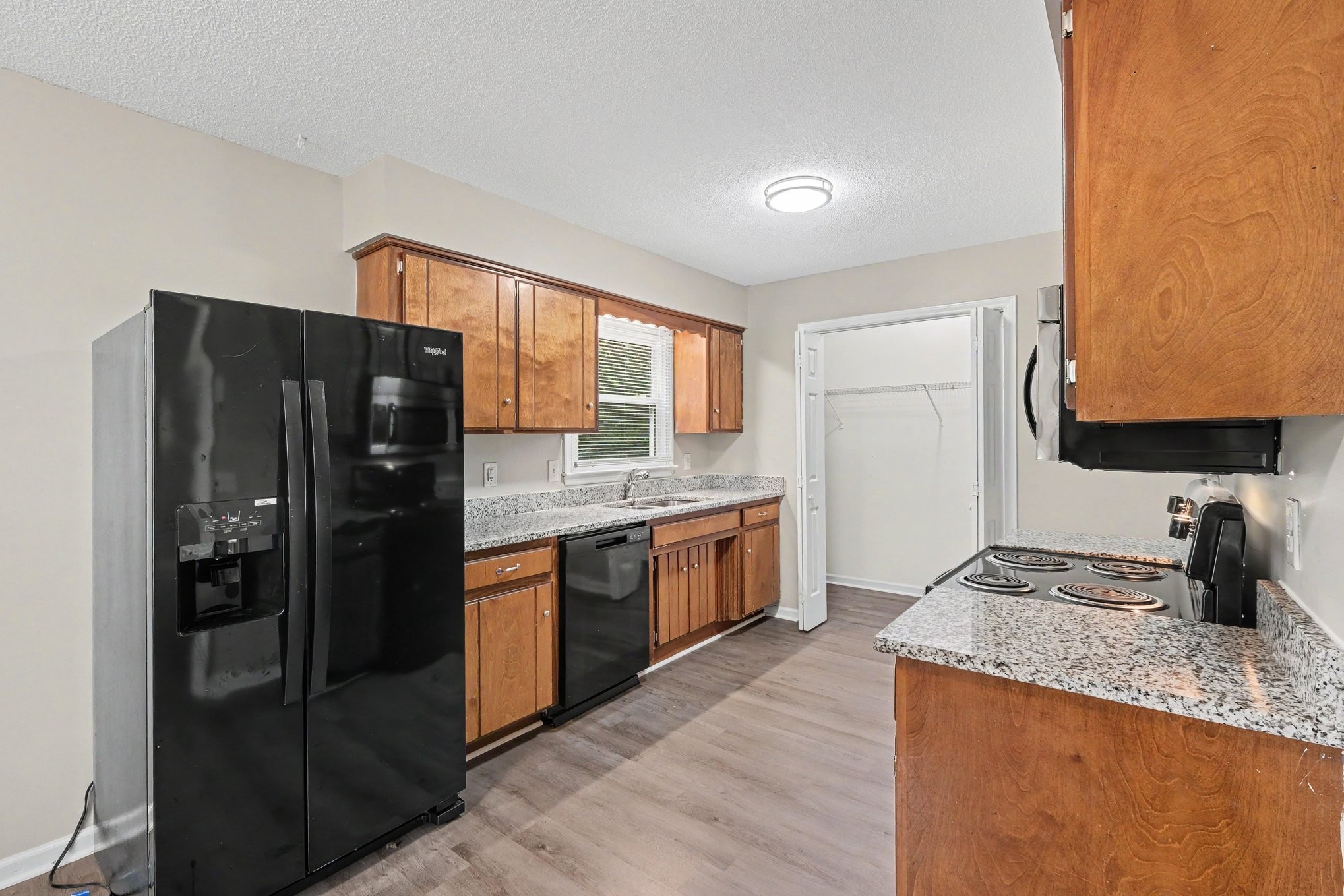 2011 Sugartree Dr Property Photo 6