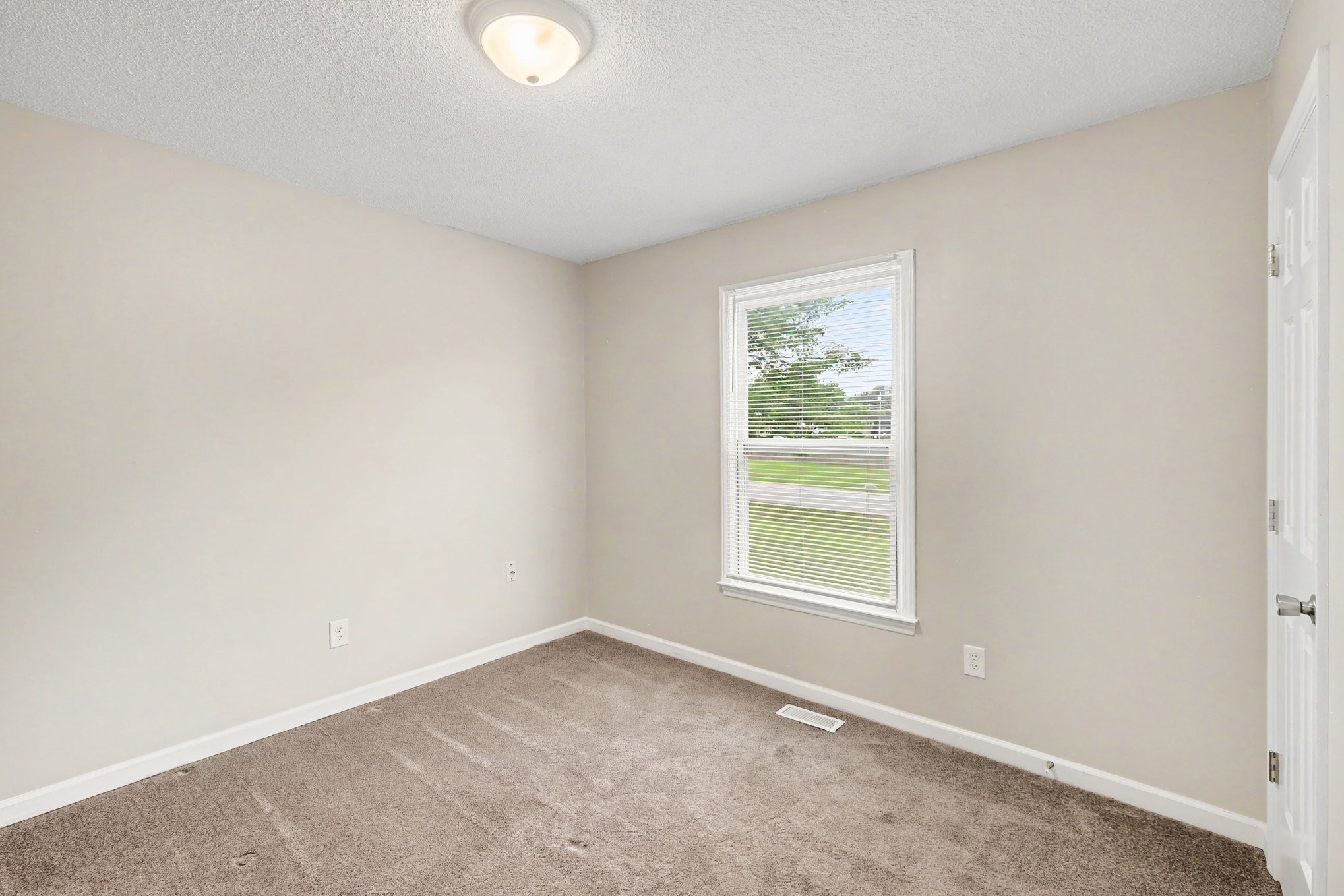 2011 Sugartree Dr Property Photo 11
