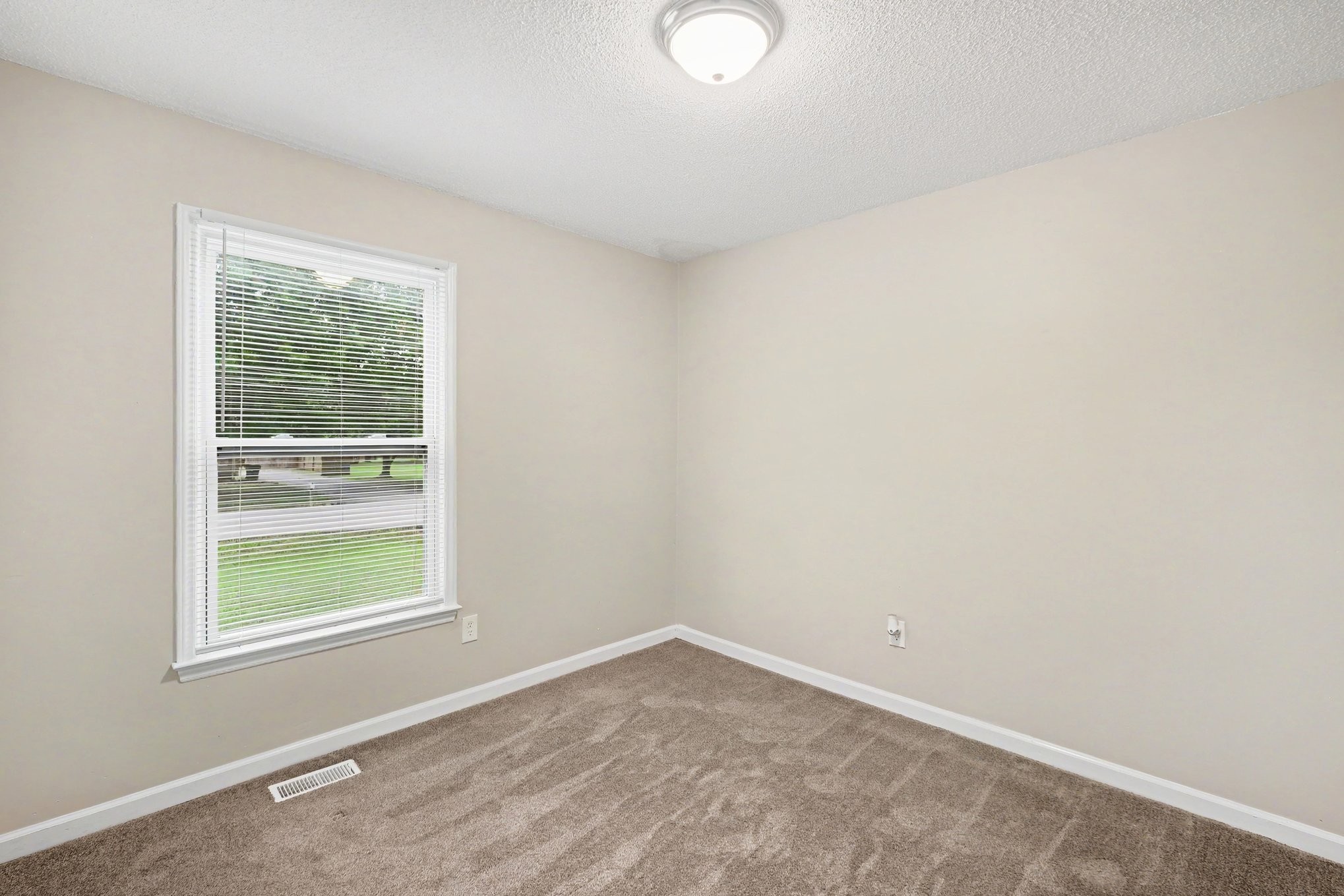 2011 Sugartree Dr Property Photo 12