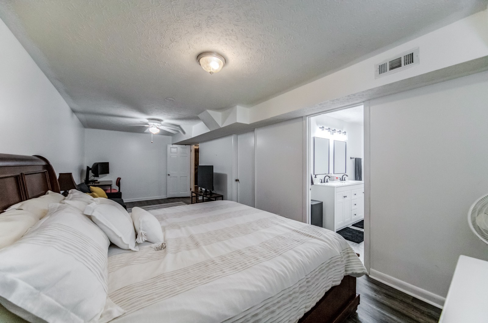 416 Wadebrook Dr Property Photo 41