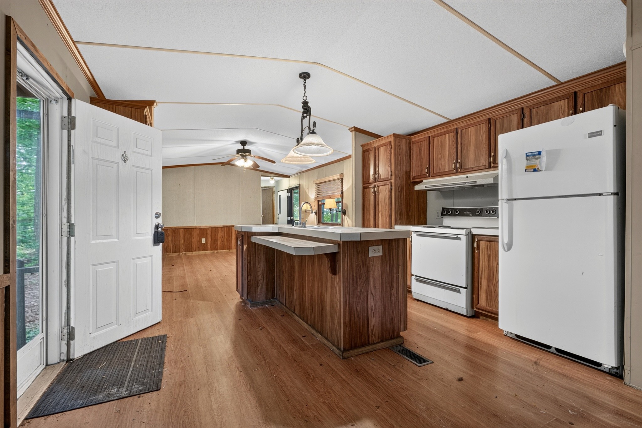 360 Floyd Dr Property Photo 2