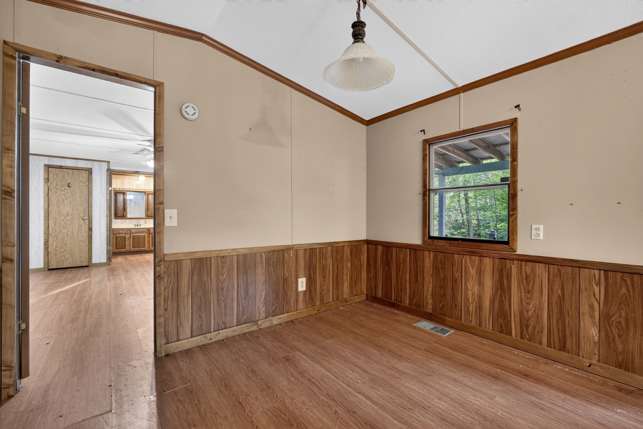 360 Floyd Dr Property Photo 6