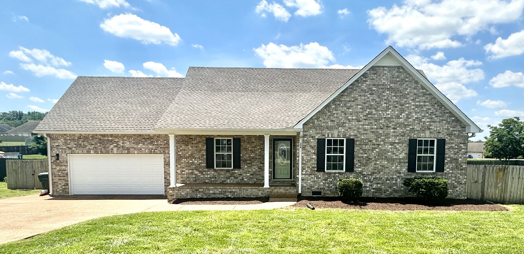 204 Middle Dayle Dr Property Photo 1