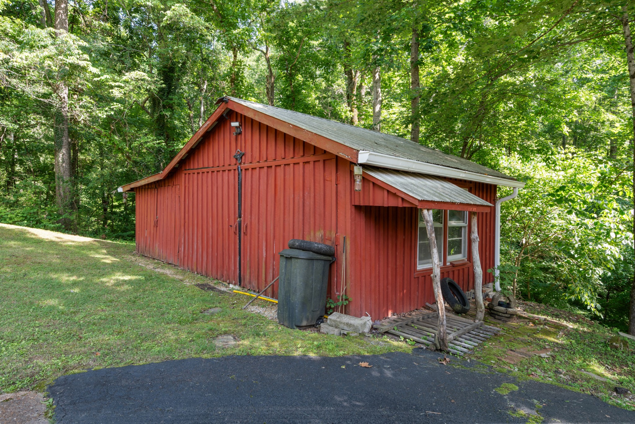 498 Highway 100 Property Photo 8