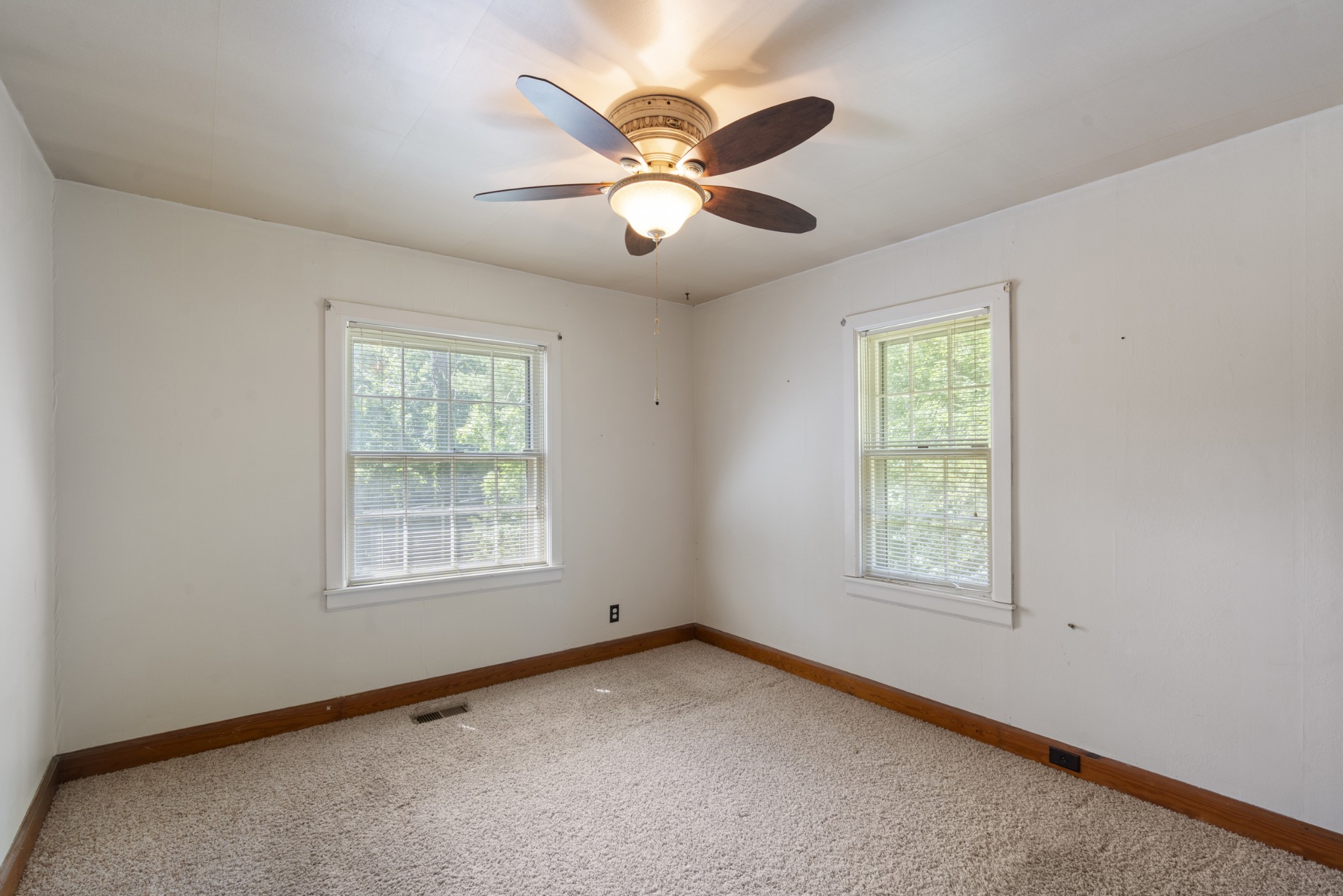 498 Highway 100 Property Photo 24