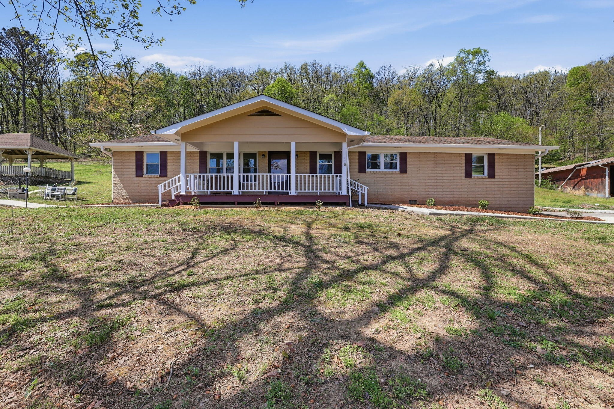 662 Red Hill Valley Road, SE