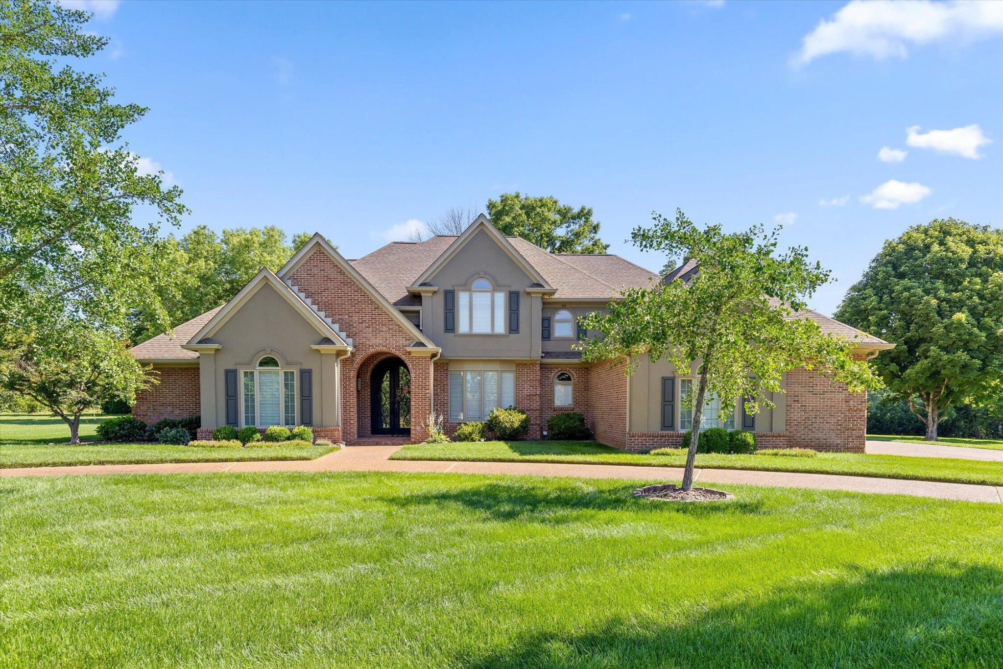 7729 Diamondhead Drive Property Photo 1