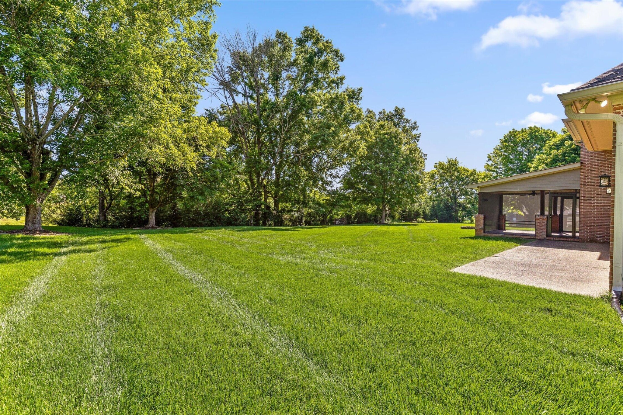 7729 Diamondhead Drive Property Photo 6
