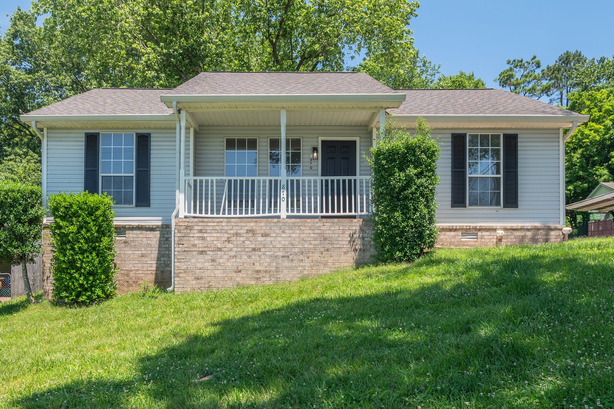 870 Reeves Rd Property Photo 1