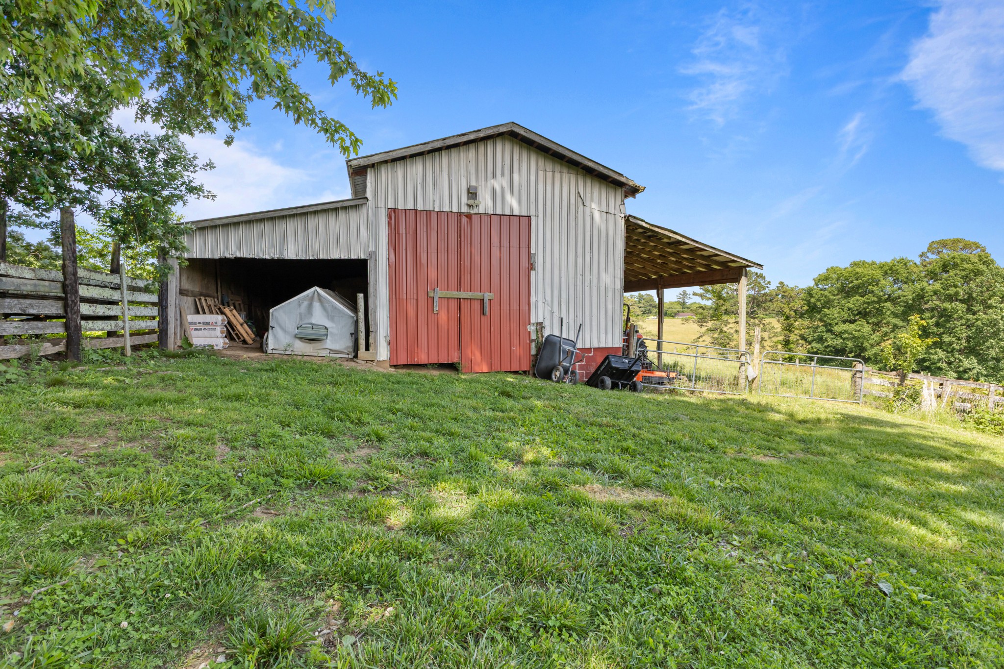 2658 Pickett Park Hwy Property Photo 3
