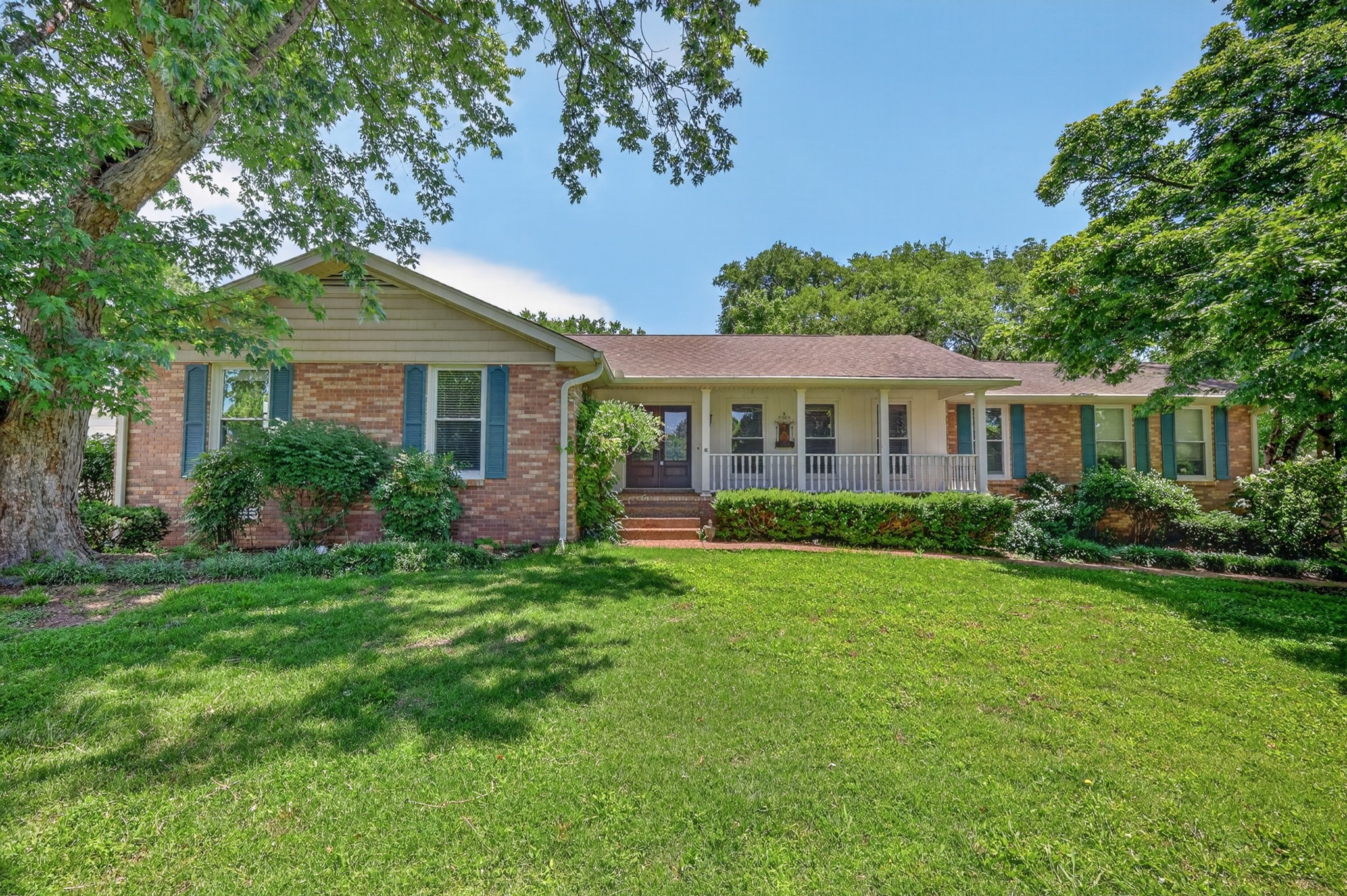 111 Countrywood Dr Property Photo 1