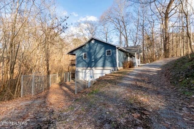 2067 Highpoint Lane Property Photo 9