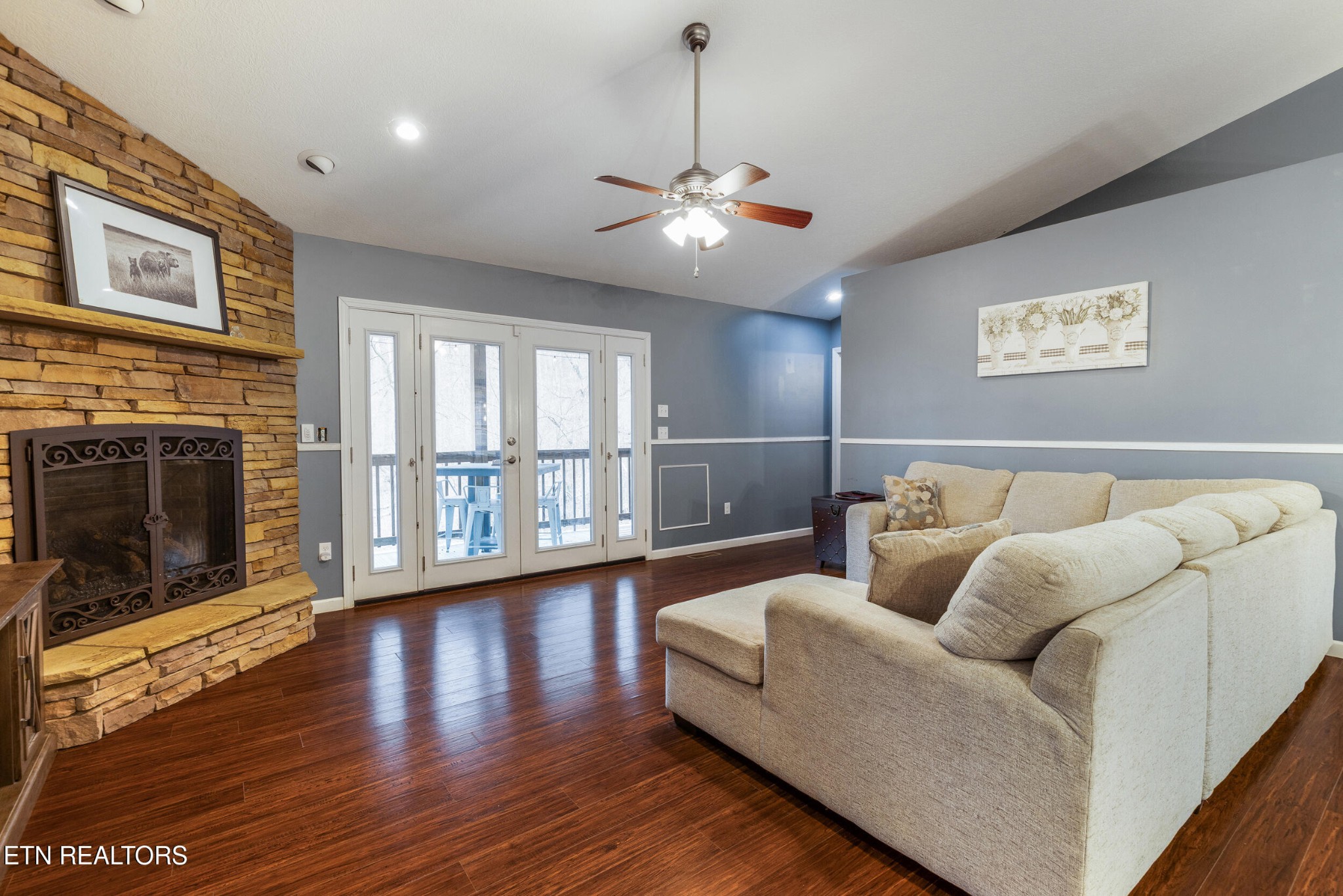2067 Highpoint Lane Property Photo 18