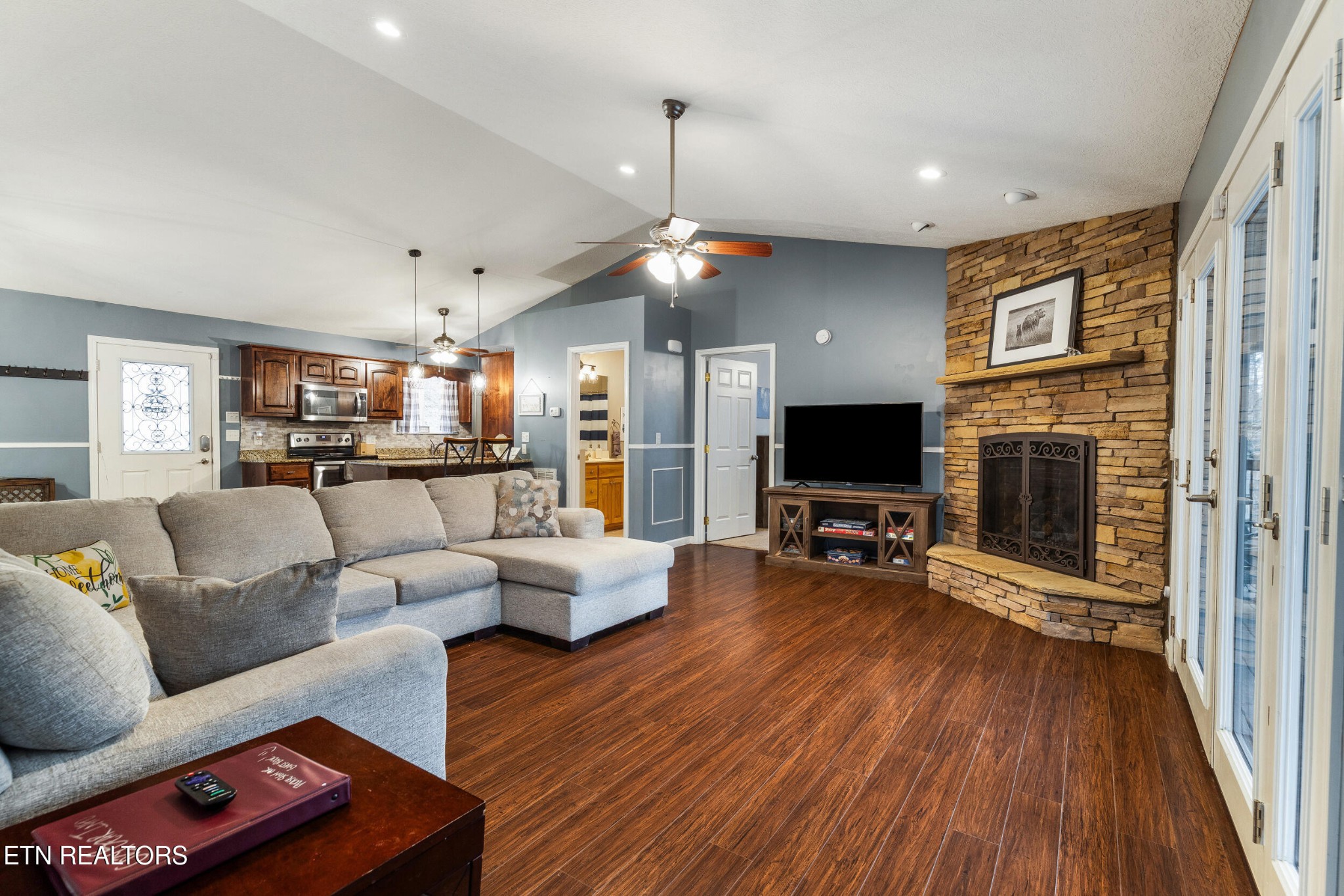 2067 Highpoint Lane Property Photo 19
