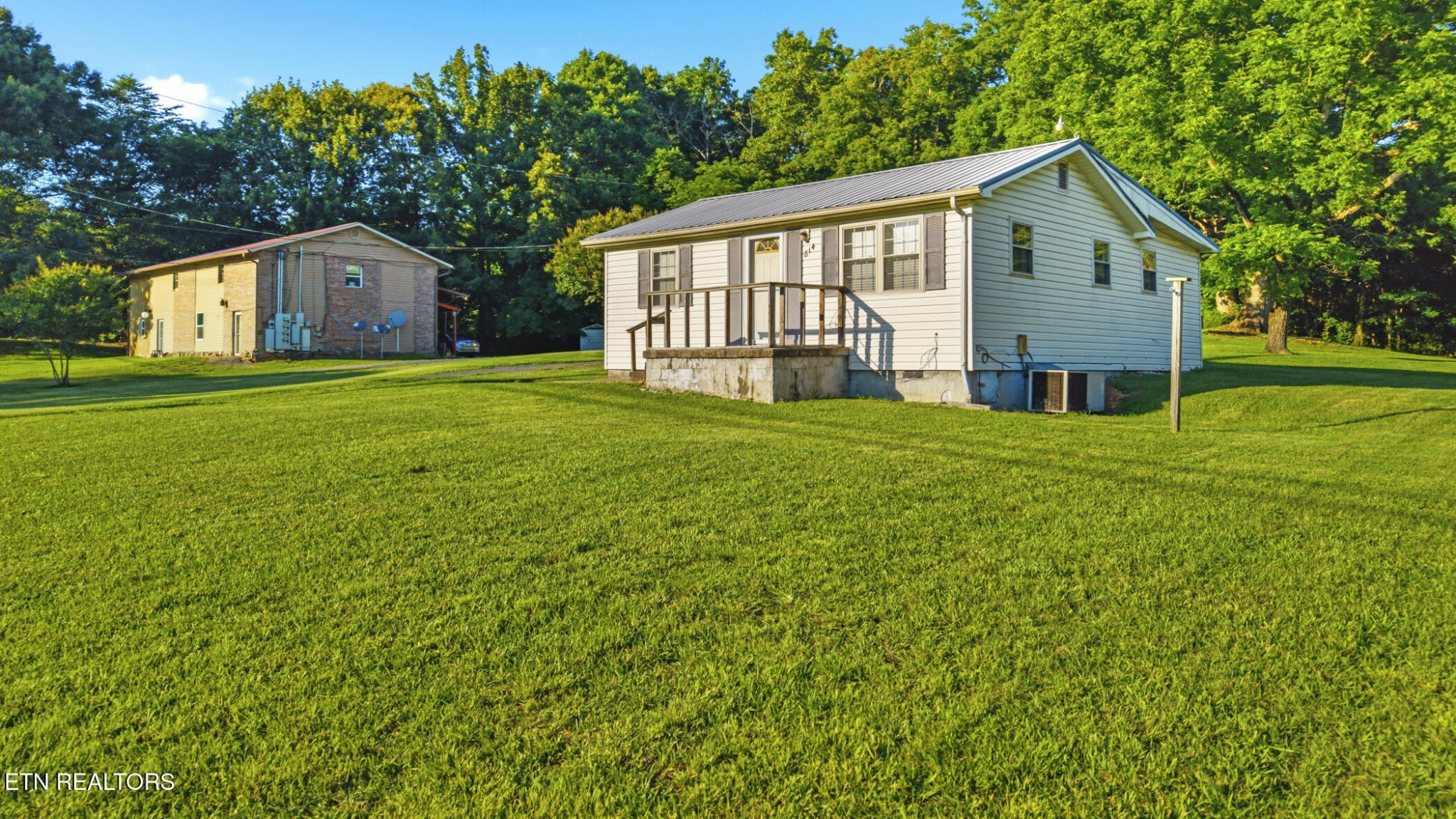 814 Midway Rd Property Photo 4