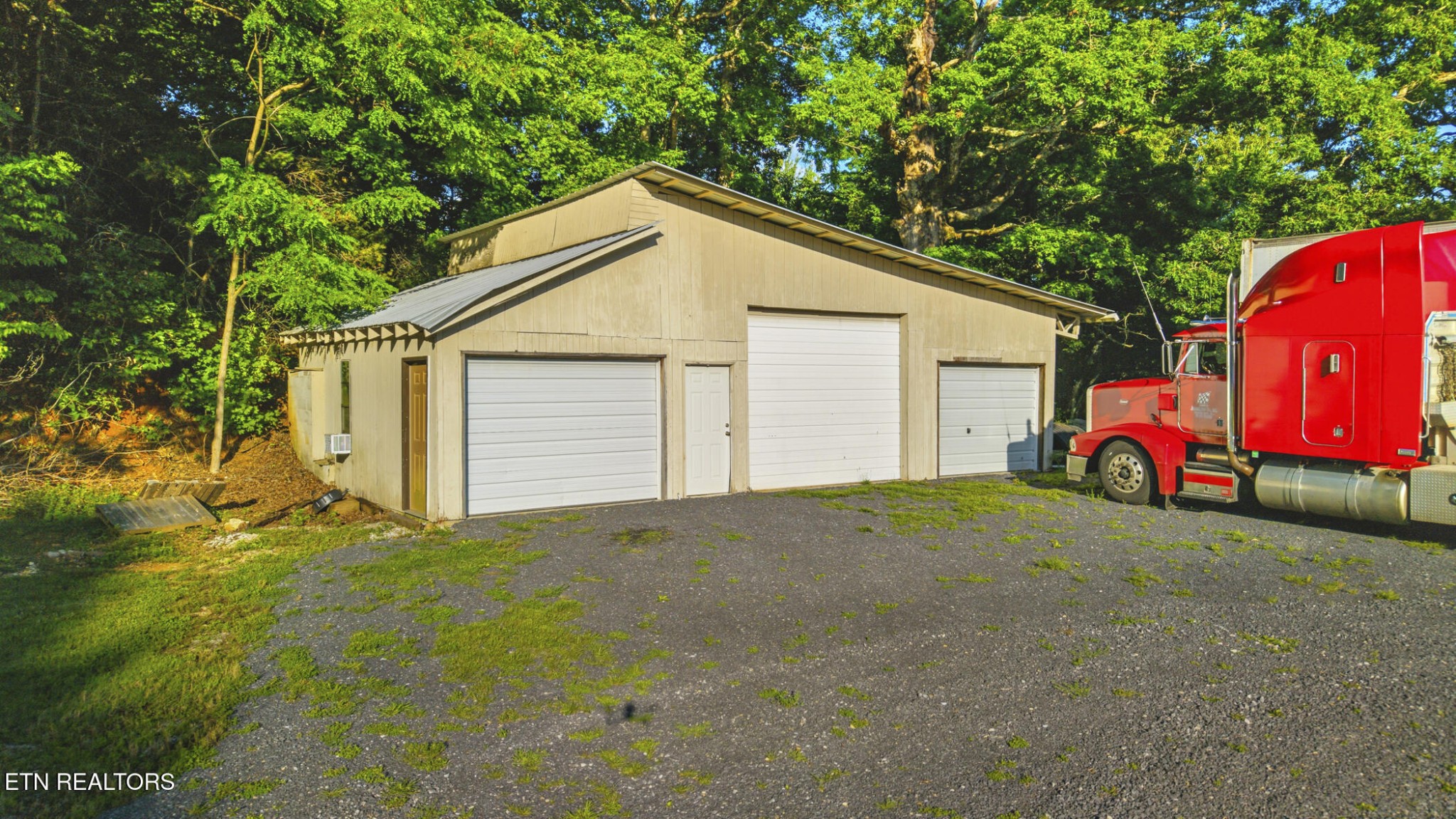 814 Midway Rd Property Photo 5