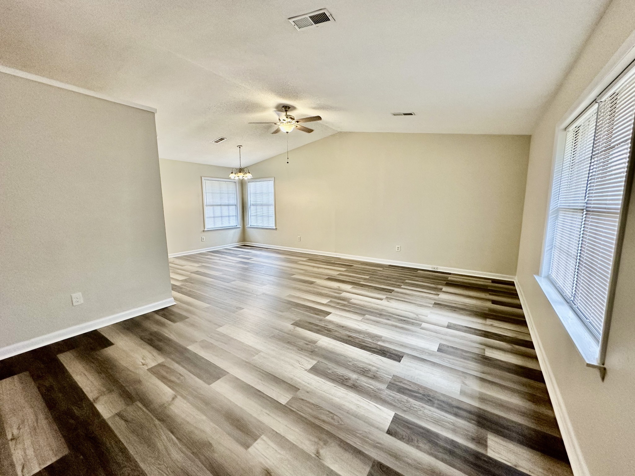 122 E St Property Photo 2