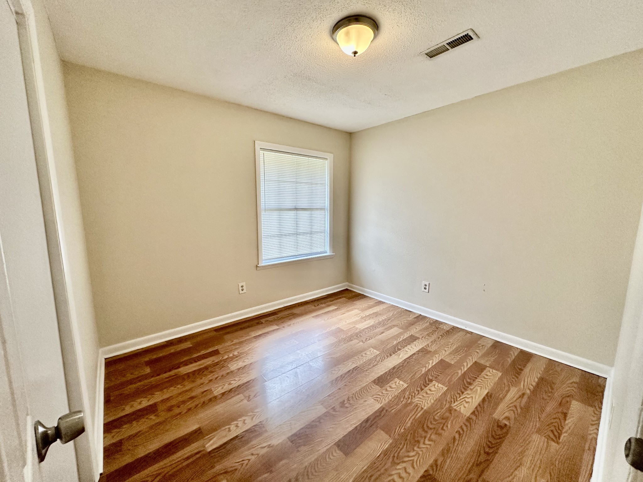 122 E St Property Photo 6