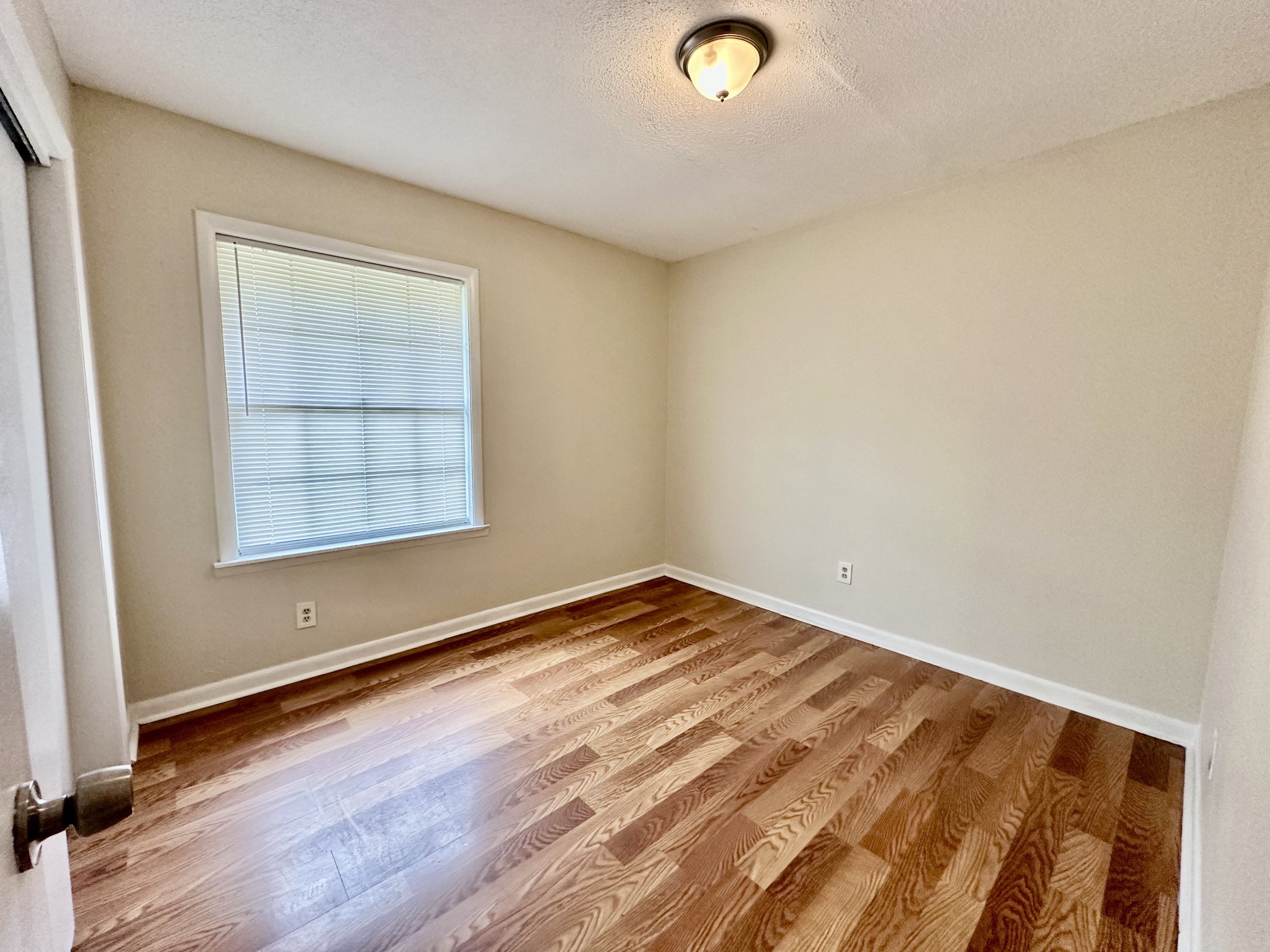 122 E St Property Photo 8