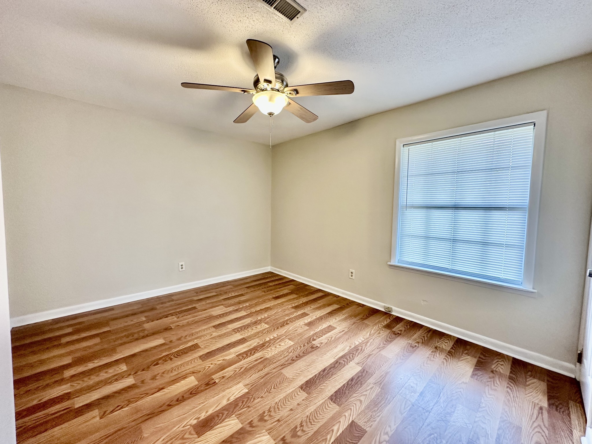 122 E St Property Photo 9
